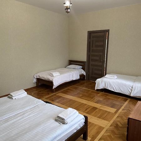 Dachi Inn Kazbegi Exteriör bild