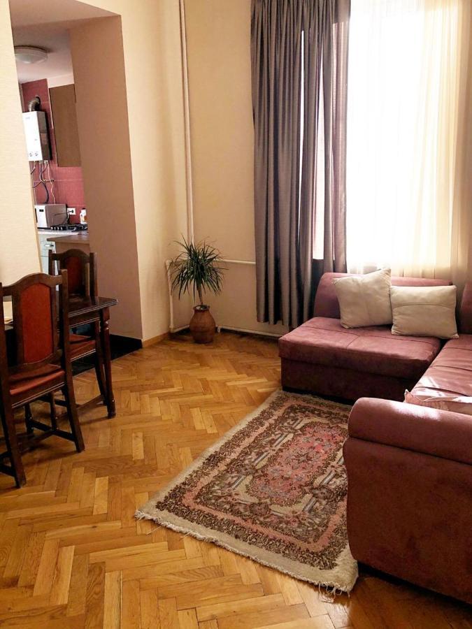 Dachi Inn Kazbegi Exteriör bild