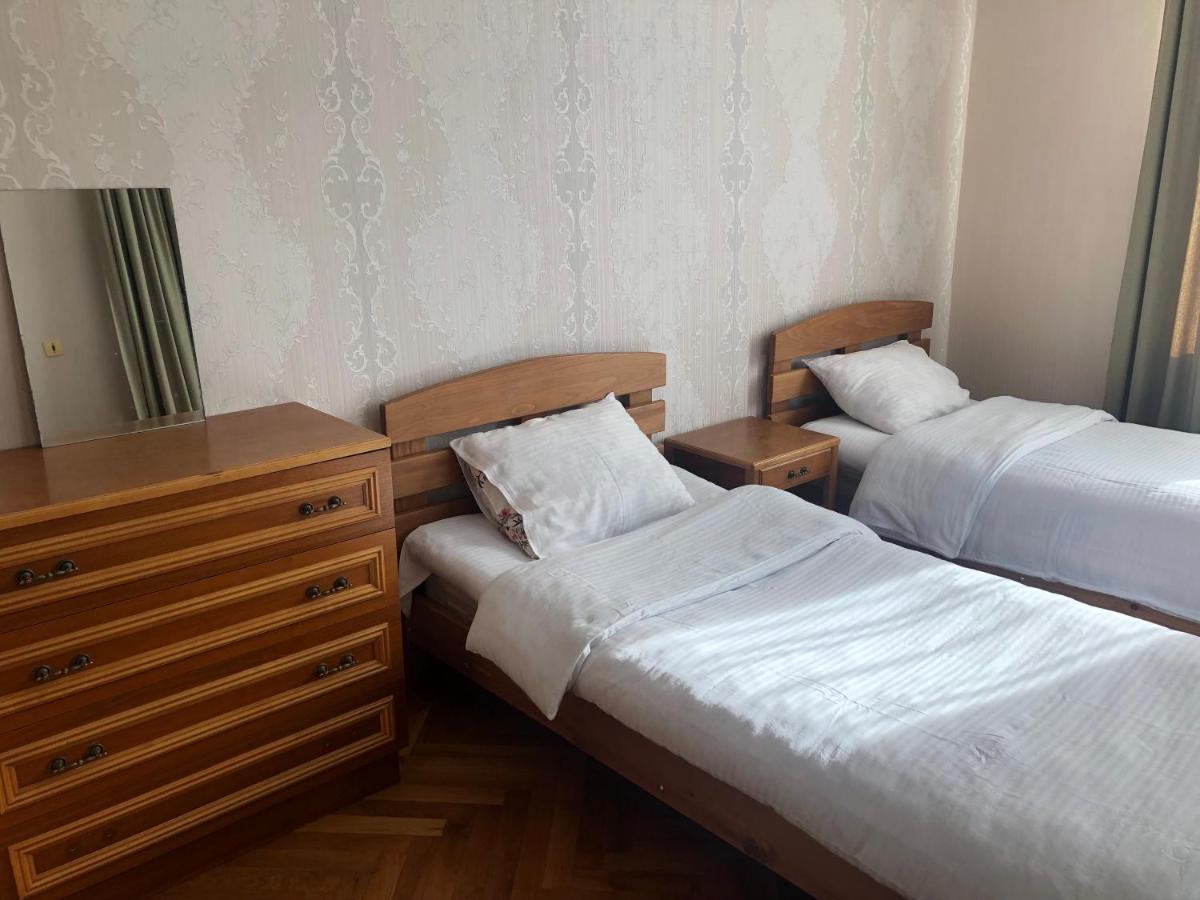 Dachi Inn Kazbegi Exteriör bild