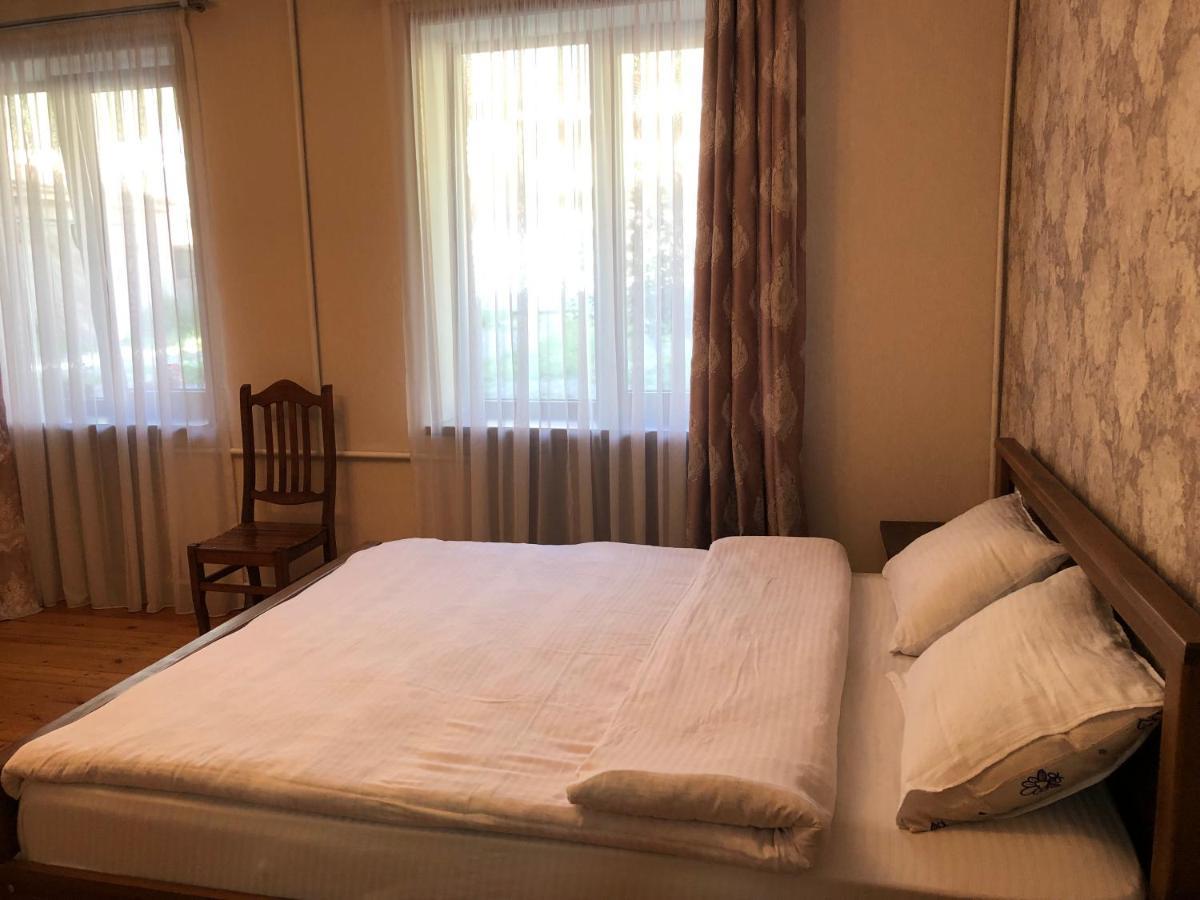 Dachi Inn Kazbegi Exteriör bild