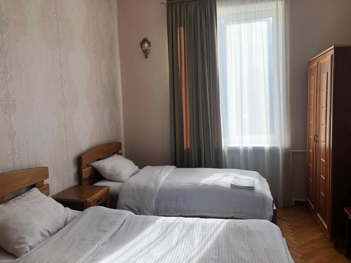 Dachi Inn Kazbegi Exteriör bild