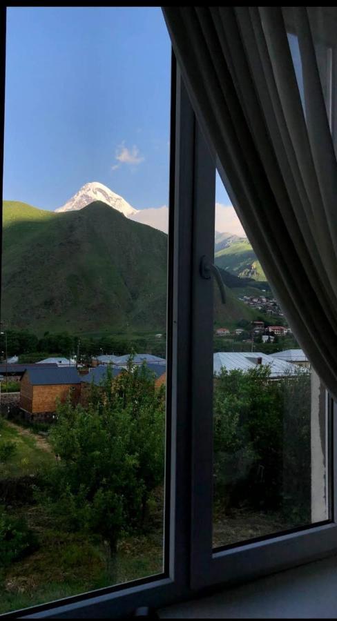 Dachi Inn Kazbegi Exteriör bild