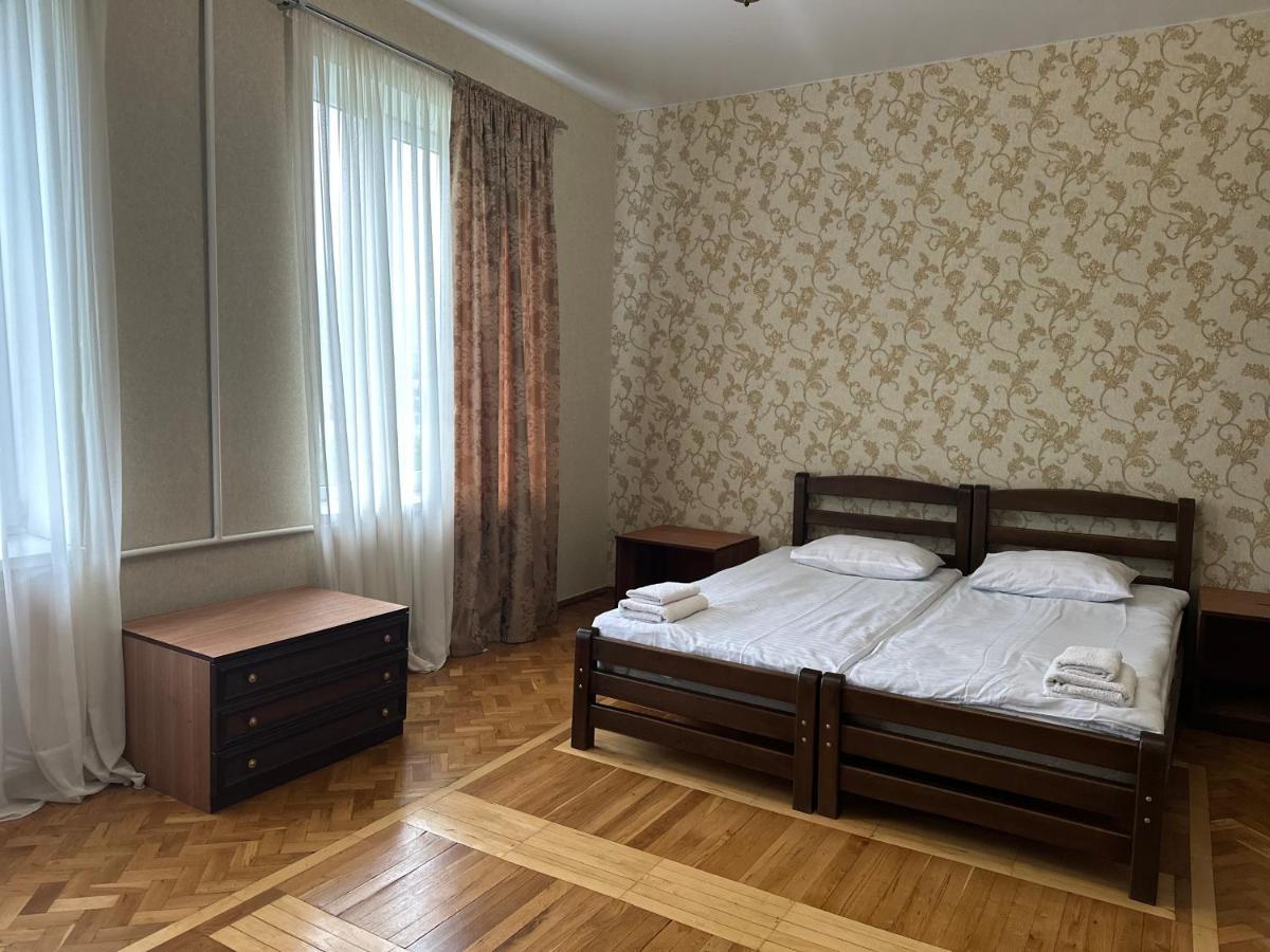 Dachi Inn Kazbegi Exteriör bild