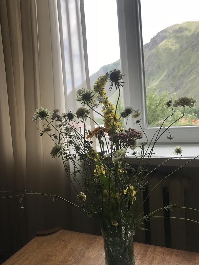 Dachi Inn Kazbegi Exteriör bild