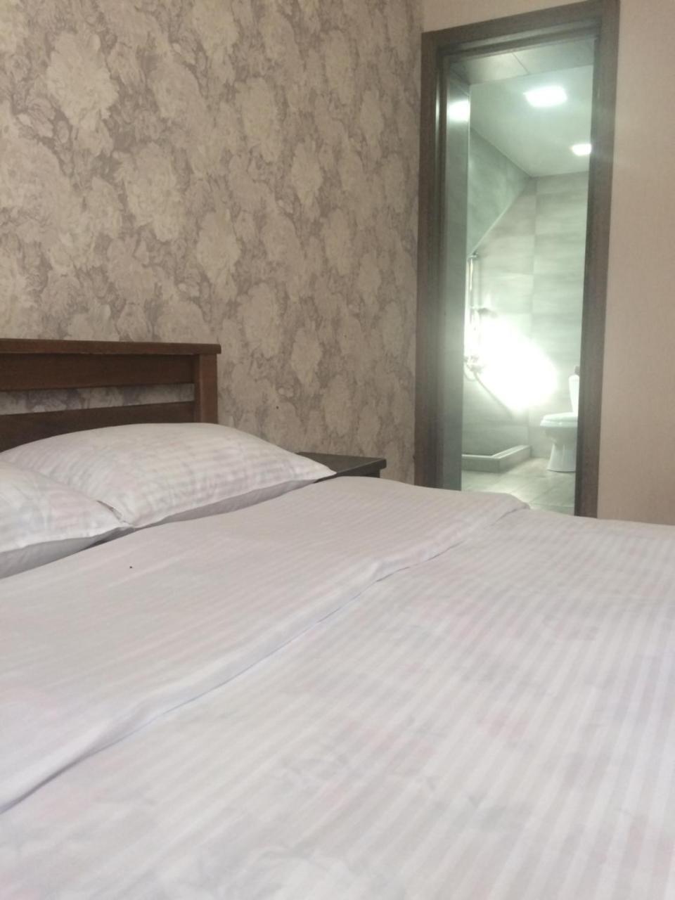 Dachi Inn Kazbegi Exteriör bild